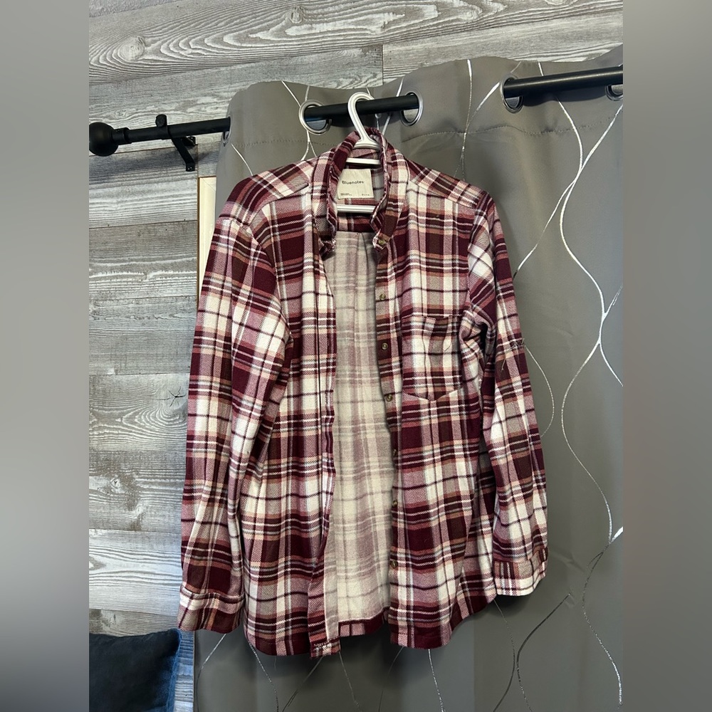 Bluenotes burgundy plaid shirt,very soft and stretch material,super cozy inside